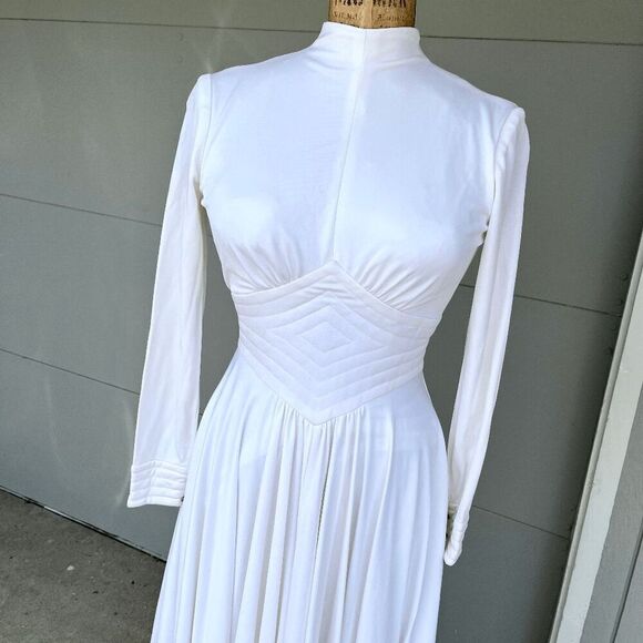 Vintage 1970s Modest Long-Sleeve White Wedding Dress - High Neck, Full Skirt - Picture 8 of 11